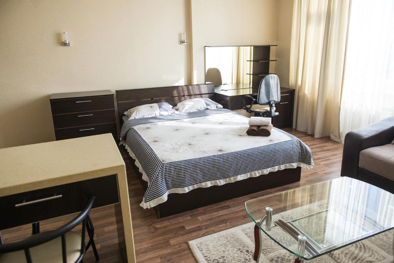 Apartment On Kunayeva 38 ชุมเกนท์ ภายนอก รูปภาพ